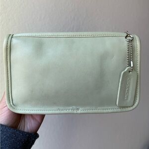 DO NOT BUY, sold elsewhere Chunky Case 7165 Pistachio